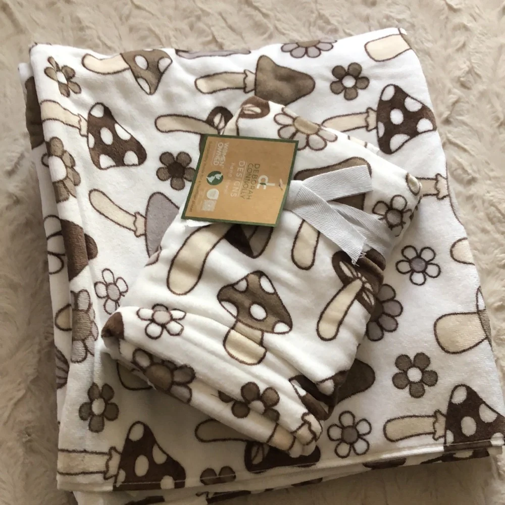 Deborah Connolly MUSHROOM Print Hand and Bath Towel Set